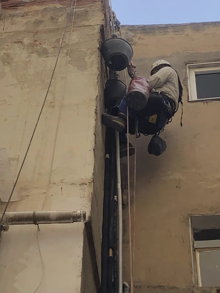 Οικοδομικές εργασίες σε ύψος